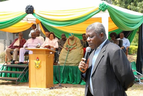 Rev. Dr. P.K. Boafo giving the Open Prayer